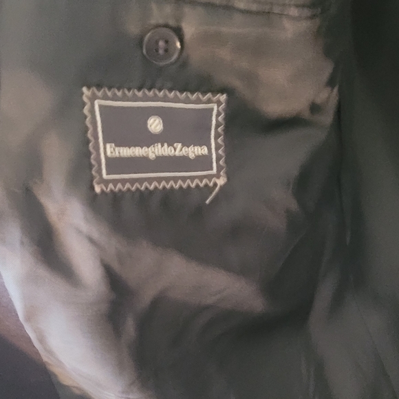 Ermenegildo Zegna Double-Breasted Suit Jacket - Picture 7 of 16